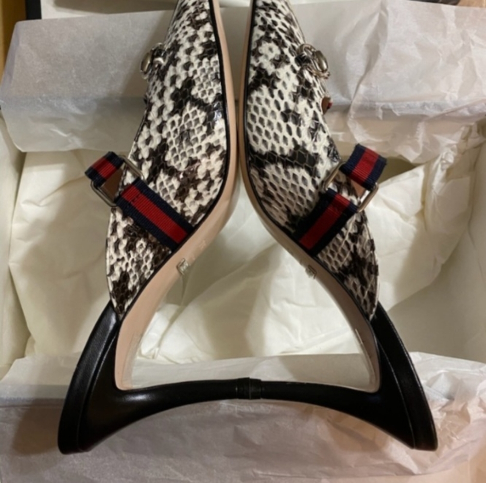Snakeskin Patterned Women's Shoes with Black Accents